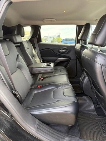 2022 Jeep Cherokee Latitude Lux
