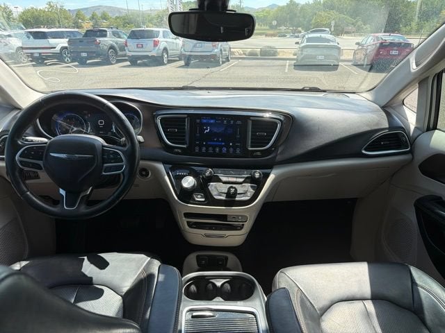 2017 Chrysler Pacifica Touring-L Plus