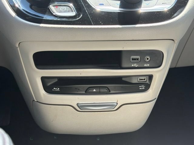 2017 Chrysler Pacifica Touring-L Plus