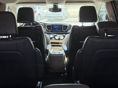 2017 Chrysler Pacifica Touring-L Plus