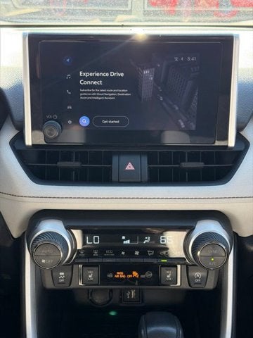 2025 Toyota RAV4 XLE - Photo 15