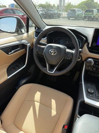 2025 Toyota RAV4 Hybrid XLE