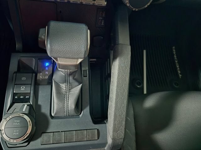 2025 Toyota Tacoma 4WD SR5
