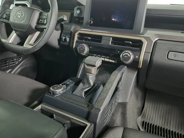 2025 Toyota Tacoma 4WD SR5