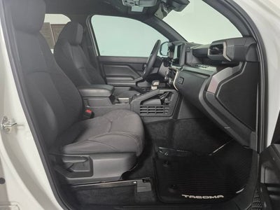 2025 Toyota Tacoma 4WD SR5