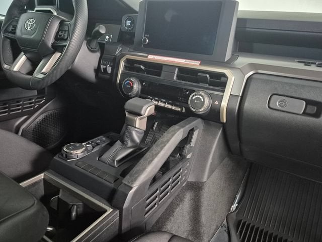 2025 Toyota Tacoma 4WD SR5