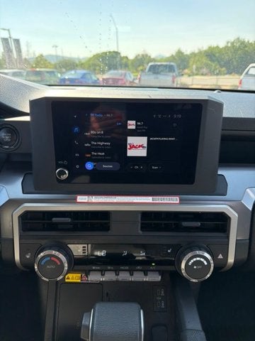 2025 Toyota Tacoma SR5 - Photo 13