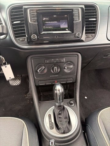 2016 Volkswagen Beetle Convertible 1.8T Denim