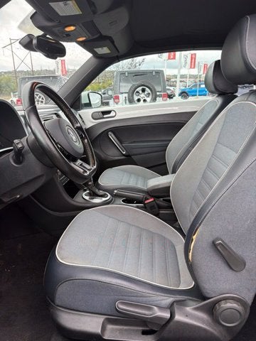 2016 Volkswagen Beetle Convertible 1.8T Denim