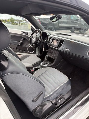 2016 Volkswagen Beetle Convertible 1.8T Denim