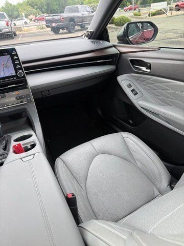 2022 Toyota Avalon Hybrid Limited
