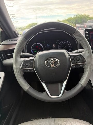 2022 Toyota Avalon Hybrid Limited