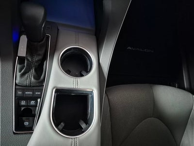 2022 Toyota Avalon Hybrid Limited