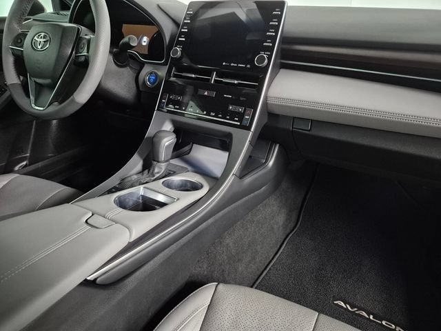 2022 Toyota Avalon Hybrid Limited