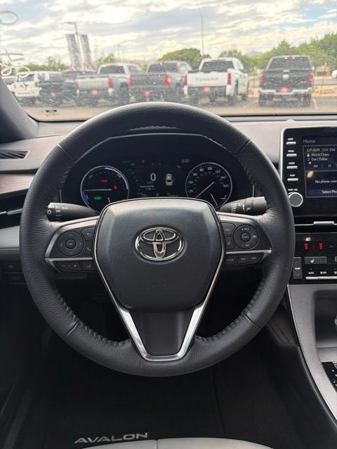 2022 Toyota Avalon Hybrid XLE