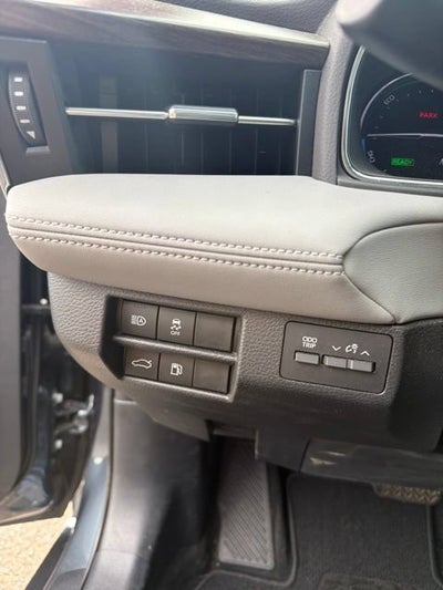 2022 Toyota Avalon Hybrid XLE