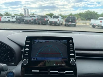 2022 Toyota Avalon Hybrid XLE