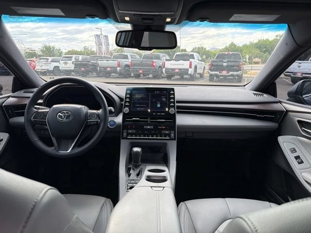2022 Toyota Avalon Hybrid XLE