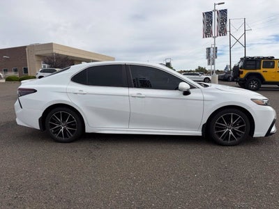 2024 Toyota Camry SE