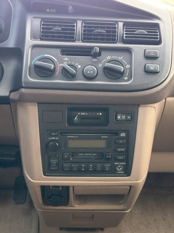 1998 Toyota Sienna XLE