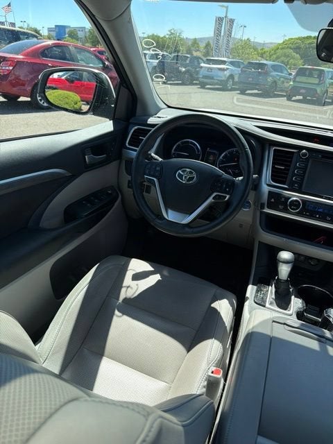 2017 Toyota Highlander Hybrid Limited Platinum
