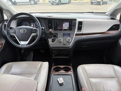 2015 Toyota Sienna Ltd