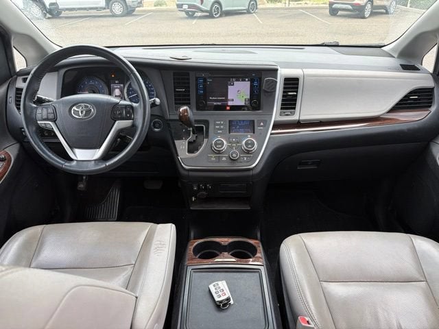2015 Toyota Sienna Ltd