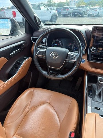 2020 Toyota Highlander Hybrid Platinum