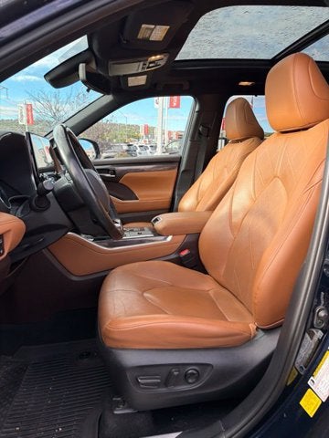 2020 Toyota Highlander Hybrid Platinum