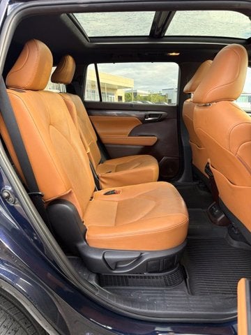 2020 Toyota Highlander Hybrid Platinum