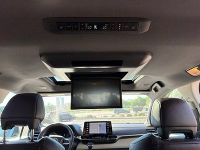 2023 Toyota Sienna Platinum