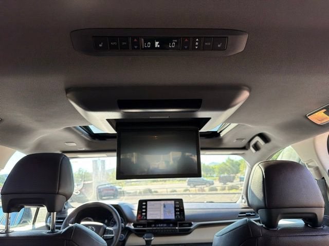 2023 Toyota Sienna Platinum