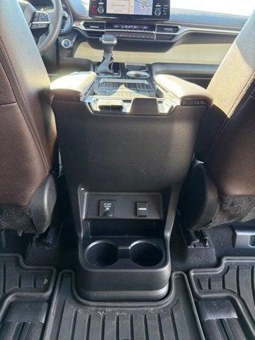 2023 Toyota Sienna Platinum