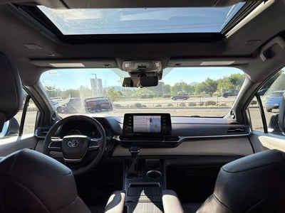 2023 Toyota Sienna Platinum