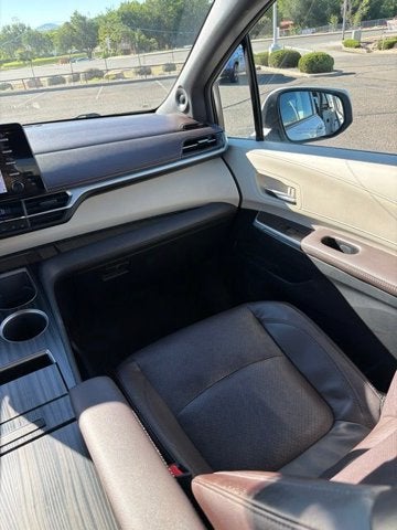 2023 Toyota Sienna Platinum