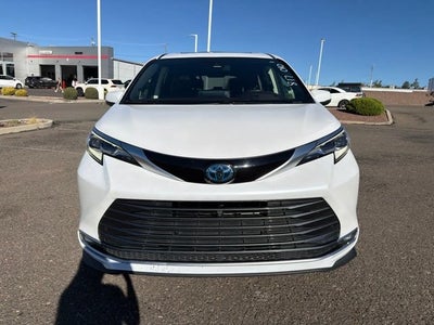 2023 Toyota Sienna Platinum