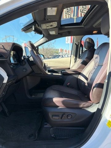 2023 Toyota Sienna Platinum