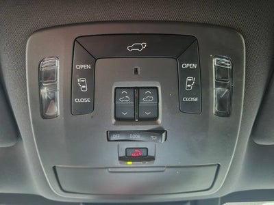 2023 Toyota Sienna Platinum