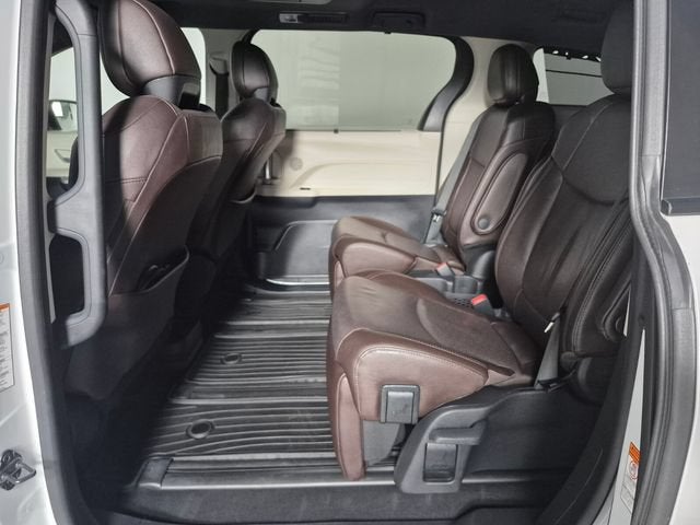 2023 Toyota Sienna Platinum