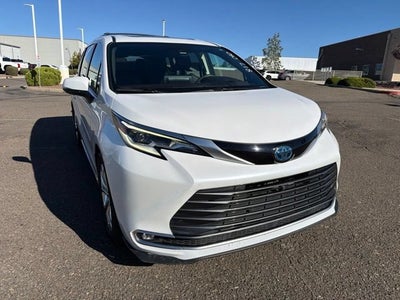 2023 Toyota Sienna Platinum