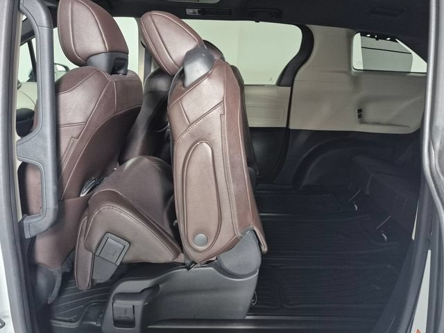 2023 Toyota Sienna Platinum