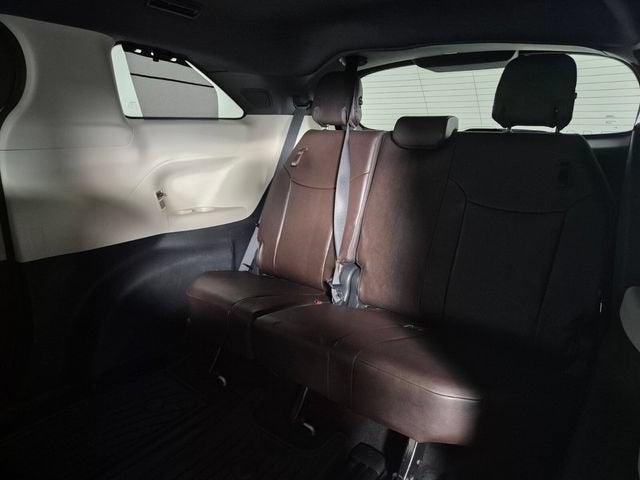 2023 Toyota Sienna Platinum