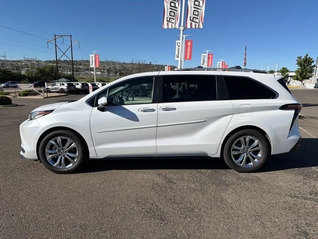 2023 Toyota Sienna Platinum