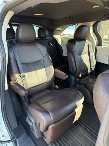 2023 Toyota Sienna Platinum