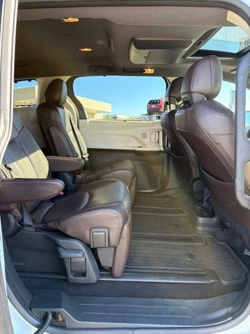 2023 Toyota Sienna Platinum