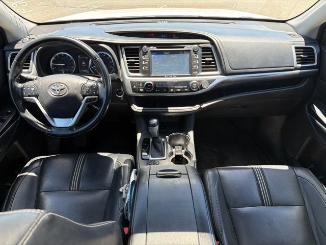 2017 Toyota Highlander SE