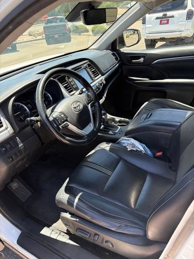 2017 Toyota Highlander SE