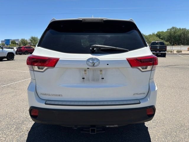 2017 Toyota Highlander SE