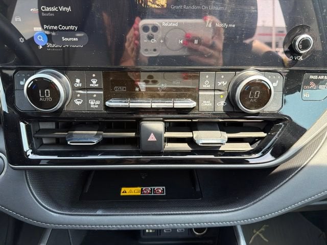 2026 Toyota Highlander Hybrid XLE