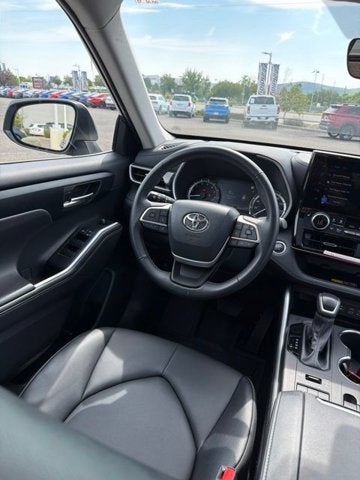 2025 Toyota Highlander XLE